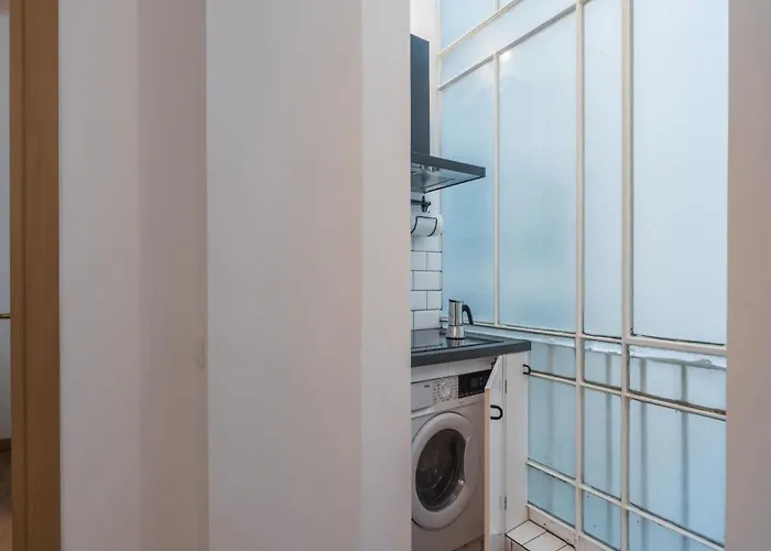 The Best Rent - Cozy Two-bedroom In Via Dei Condotti *