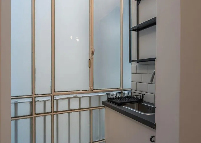 The Best Rent - Cozy Two-bedroom In Via Dei Condotti Apartment